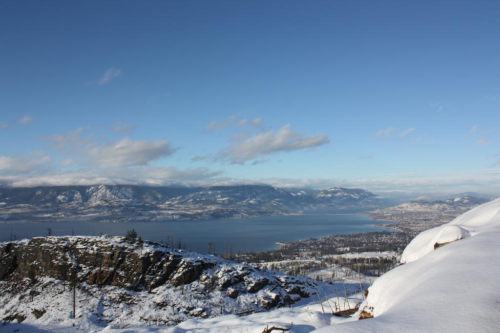 A Okanagan Lakeview Inn Kelowna Exterior photo