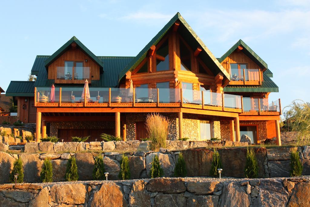 A Okanagan Lakeview Inn Kelowna Exterior photo