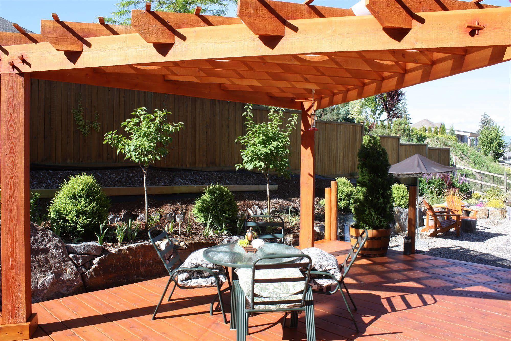 A Okanagan Lakeview Inn Kelowna Exterior photo